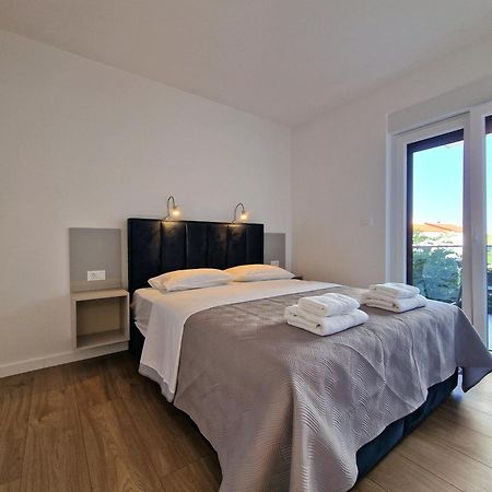 וודיצה Apartments Okit מראה חיצוני תמונה
