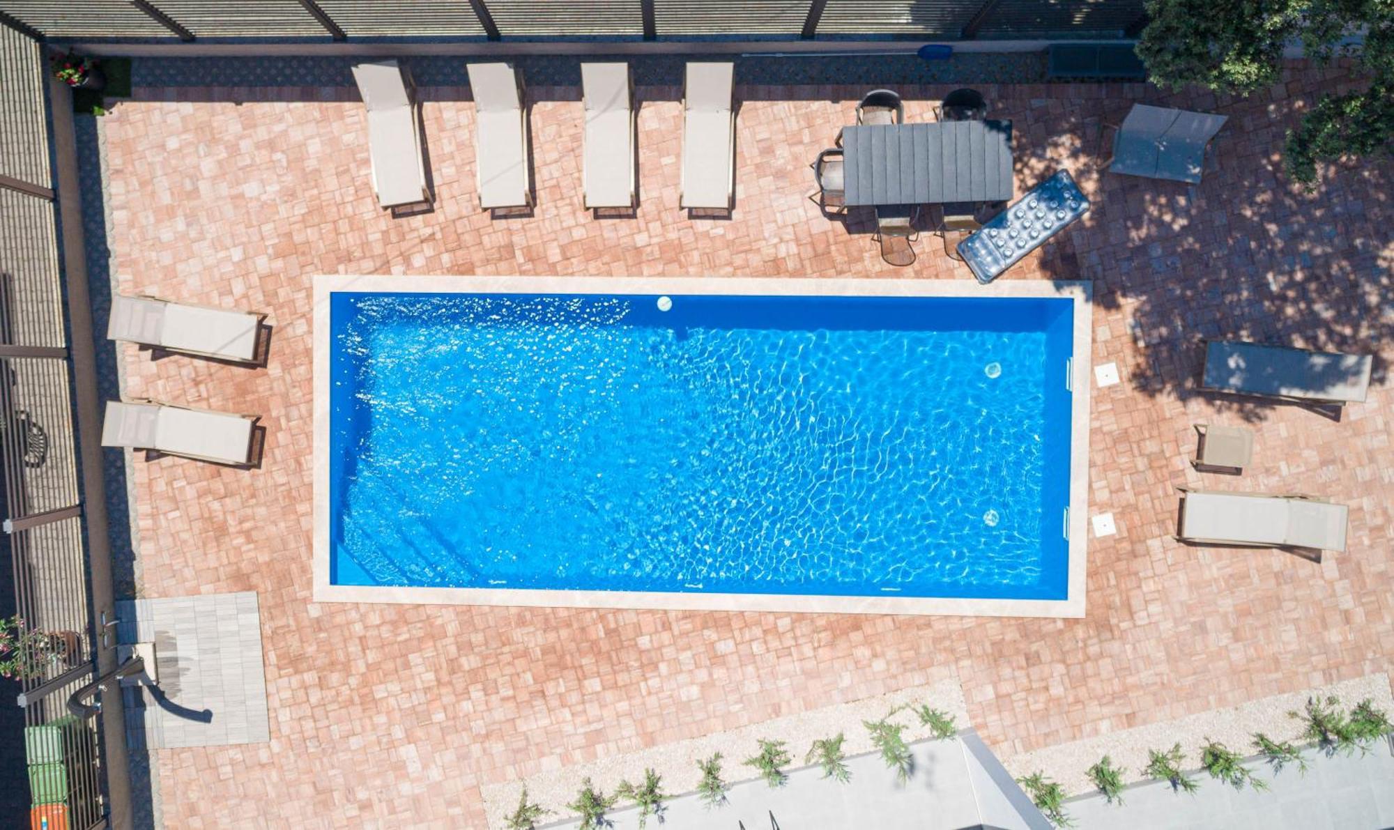 וודיצה Apartments Okit מראה חיצוני תמונה