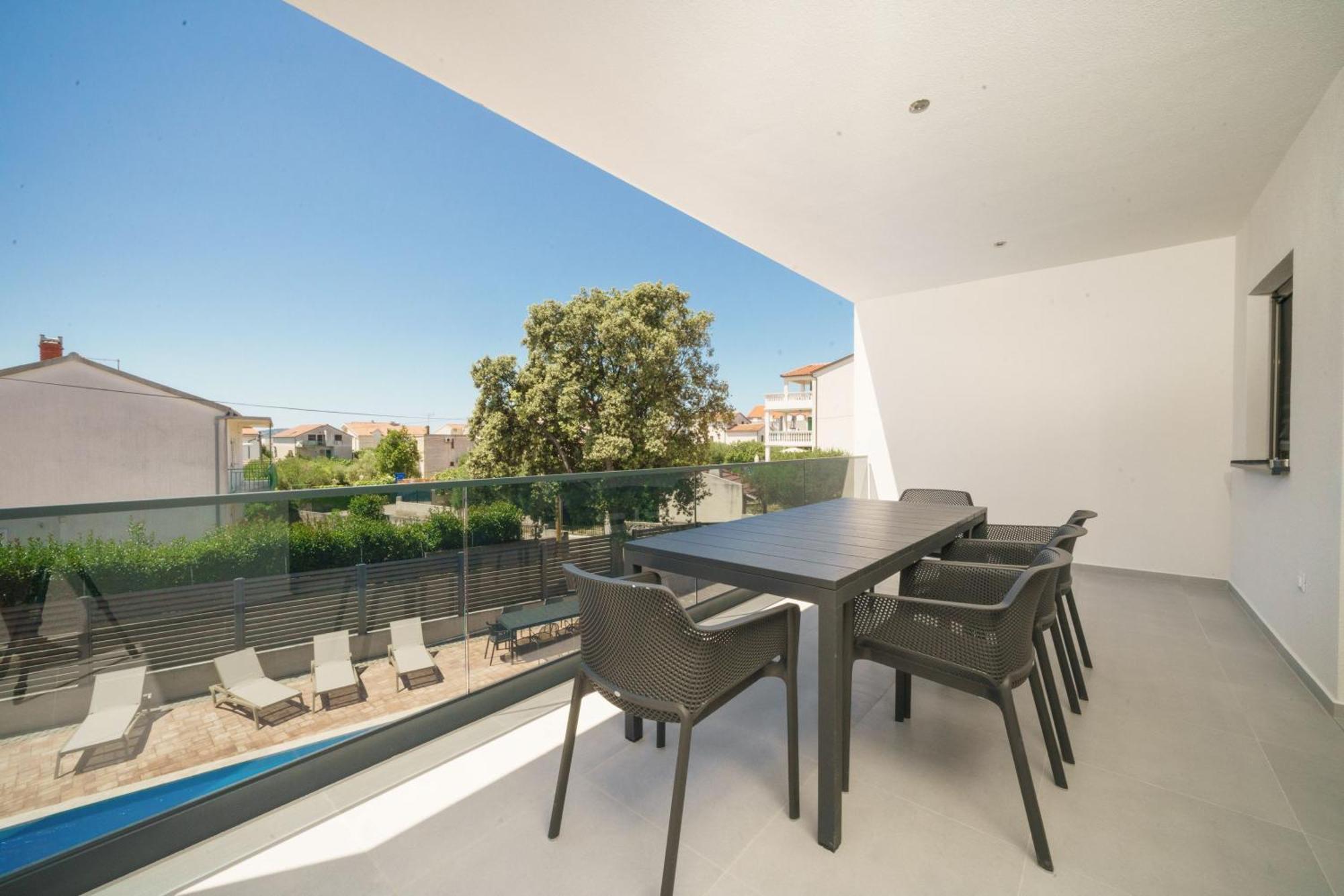 וודיצה Apartments Okit מראה חיצוני תמונה