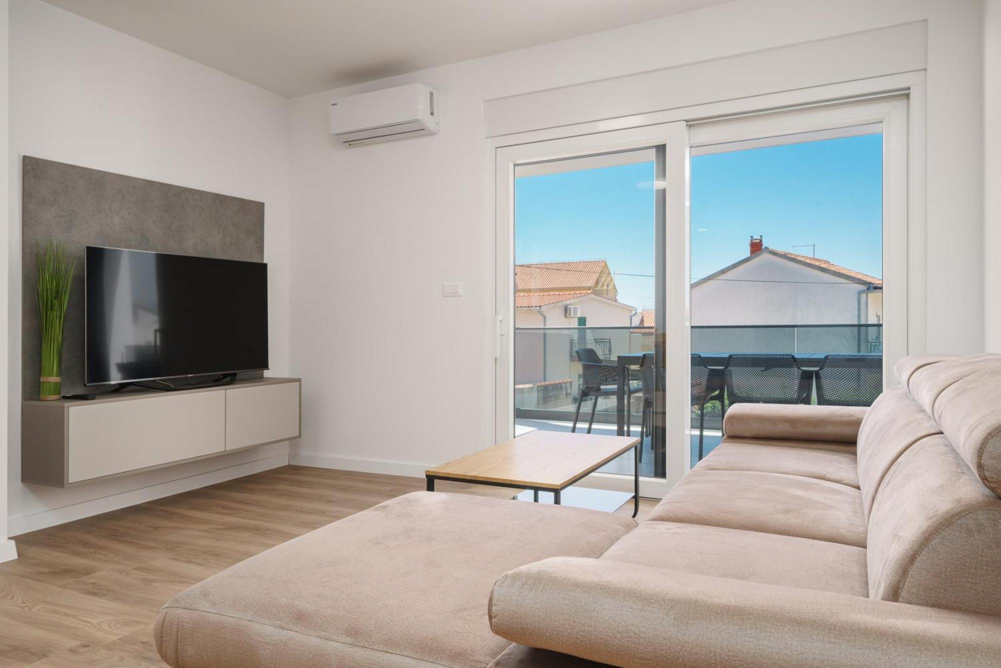 וודיצה Apartments Okit מראה חיצוני תמונה