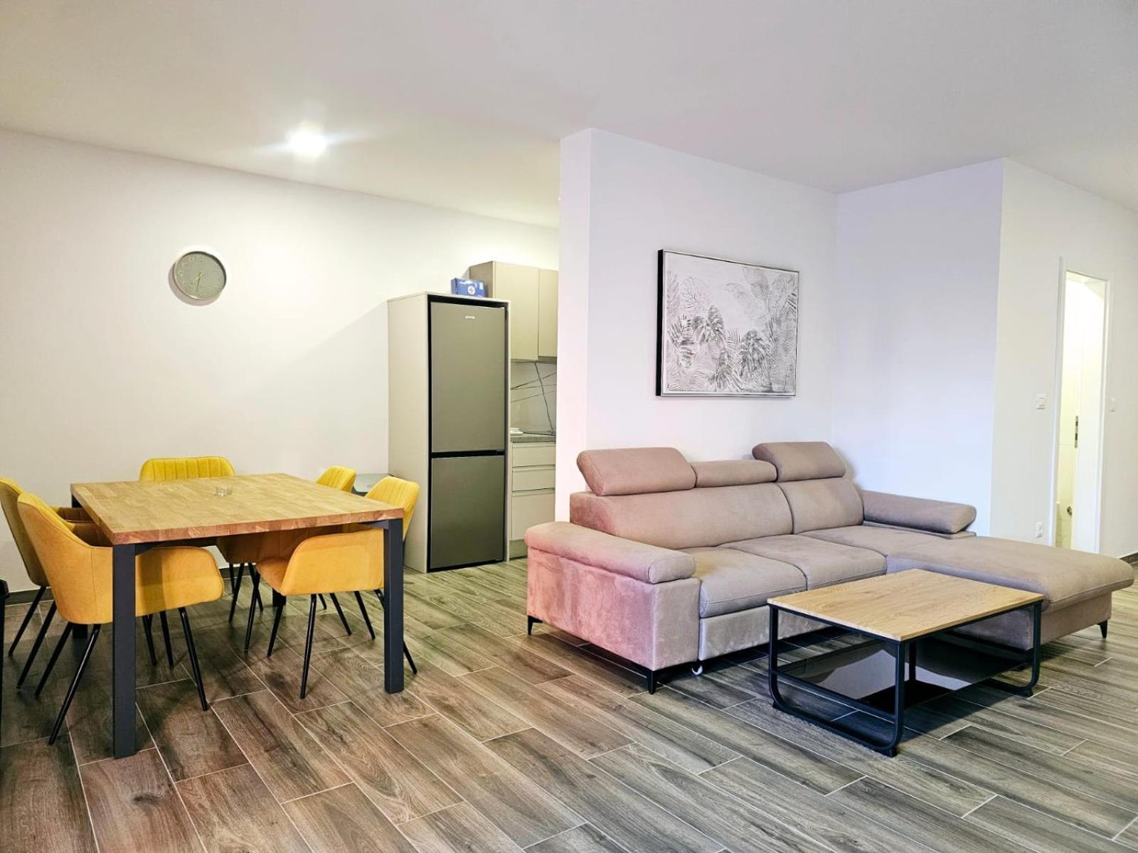 וודיצה Apartments Okit מראה חיצוני תמונה